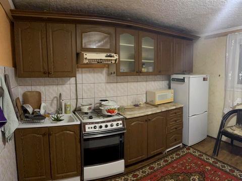 будинок за адресою Євгена Коновальця вул.