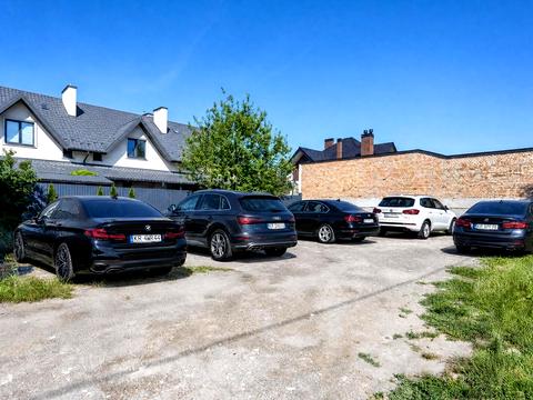 комерційна за адресою Дмитра Яворницького вул., 100