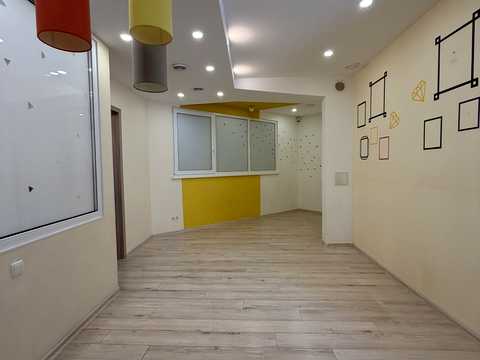 комерційна за адресою Західна вул., 13