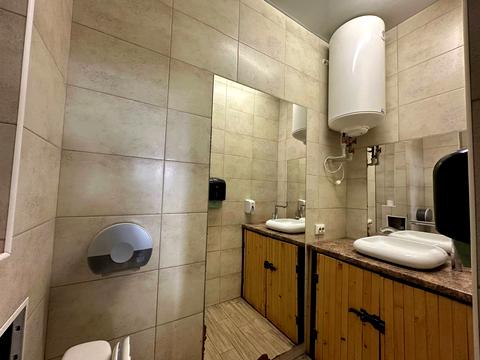 комерційна за адресою Бельведерська вул., 35