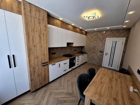 квартира за адресою Героїв Крут вул., 8