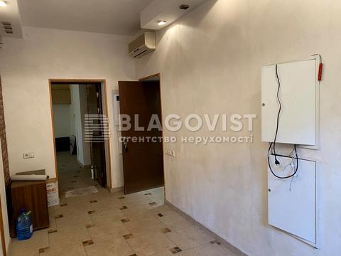 комерційна за адресою Джона Маккейна вул. (Івана Кудрі), 36