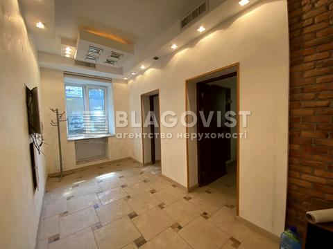 комерційна за адресою Джона Маккейна вул. (Івана Кудрі), 36