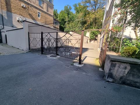 комерційна за адресою Дарвіна вул., 5