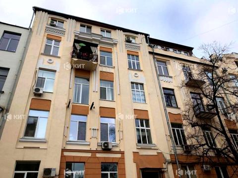 квартира за адресою Куликівський узвіз (Революції), 14