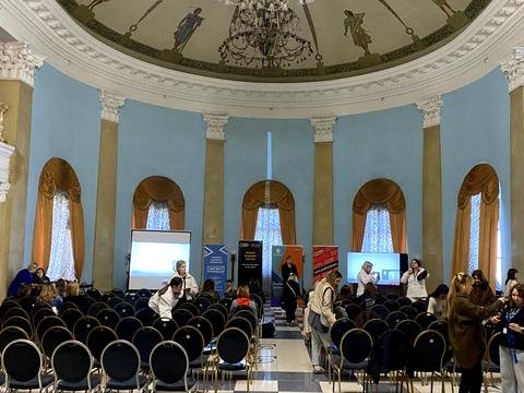 комерційна за адресою Алея Героїв Небесної Сотні, 1