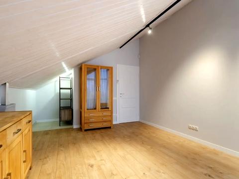 квартира за адресою Регенераторна вул., 4 к11