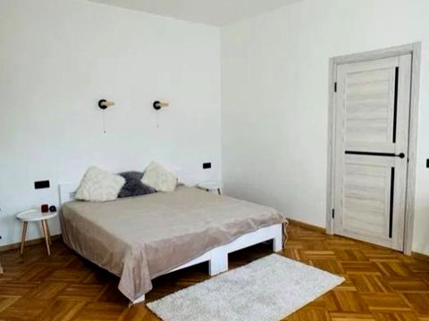 квартира за адресою Івана Карпинця вул. (), 17