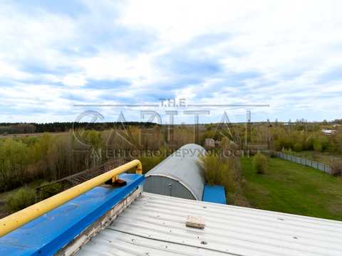 комерційна за адресою Торф'яна, 28