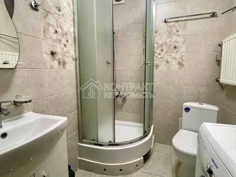 квартира за адресою Космонавтів вул., 3