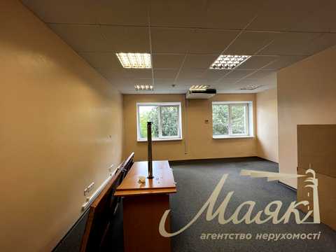 комерційна за адресою Івана Виговського вул. (Маршала Гречка), 3