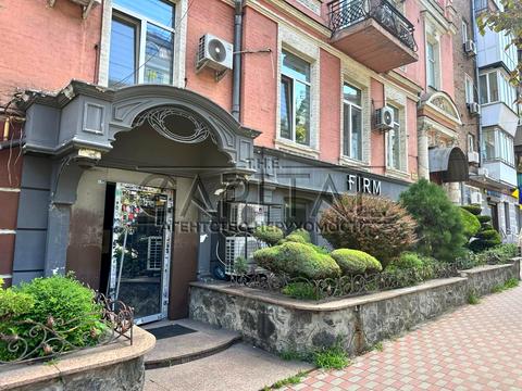 комерційна за адресою Саксаганського вул., 84-86