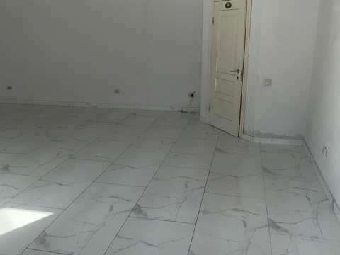 комерційна за адресою Берегова вул., 18