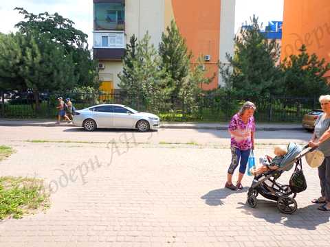 комерційна за адресою Соборності України вул. (Дружби Народів), 206