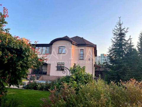 коммерческая по адресу Григорія Гуляницького ул., 32А