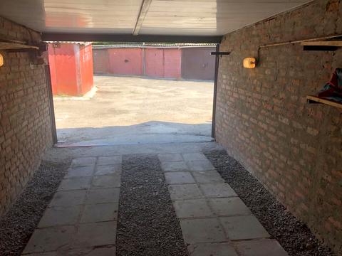 паркомісце за адресою Валентинівська вул. (Блюхера), 2