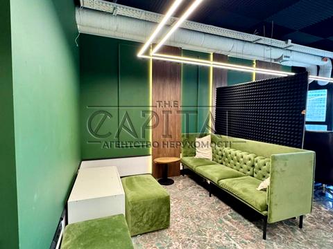 комерційна за адресою Кловський узвіз, 7a