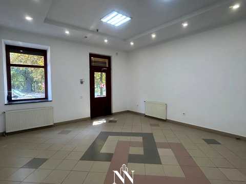коммерческая по адресу Максима Кривоноса ул., 17