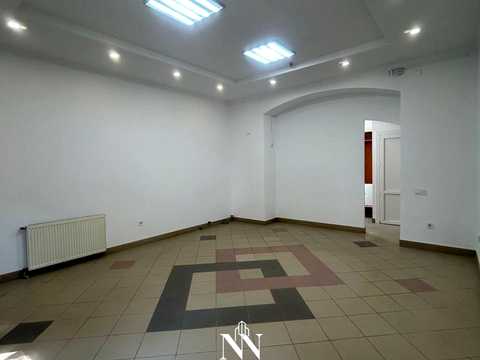 коммерческая по адресу Максима Кривоноса ул., 17