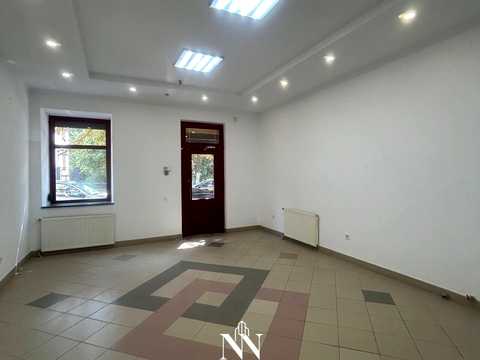 коммерческая по адресу Максима Кривоноса ул., 17