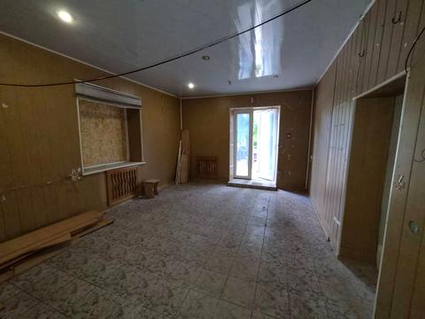 комерційна за адресою Шахтарської Слави пл. (Дзержинського), 1