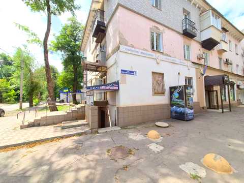 комерційна за адресою Шахтарської Слави пл. (Дзержинського), 1