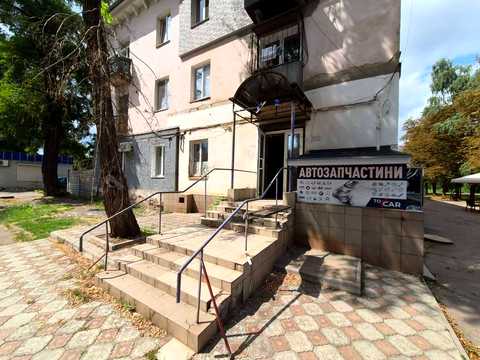 комерційна за адресою Шахтарської Слави пл. (Дзержинського), 1