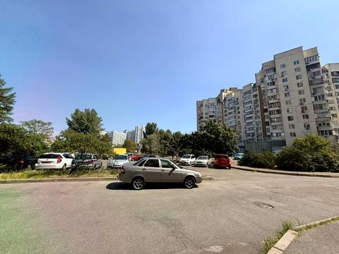 коммерческая по адресу Миколы Бажана просп., 26