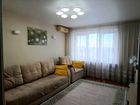 квартира за адресою Космонавтів вул., 4