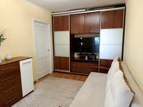 квартира за адресою Космонавтів вул., 4