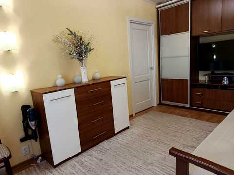 квартира за адресою Космонавтів вул., 4