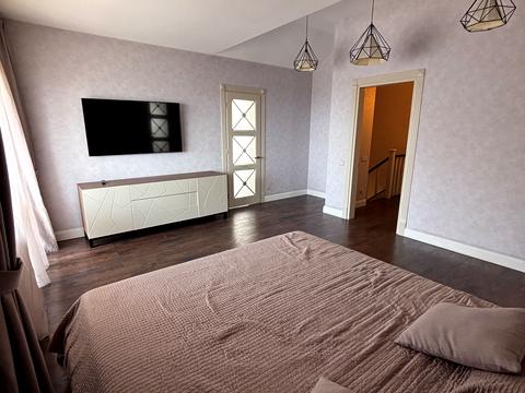 квартира за адресою Вишнева вул., 1