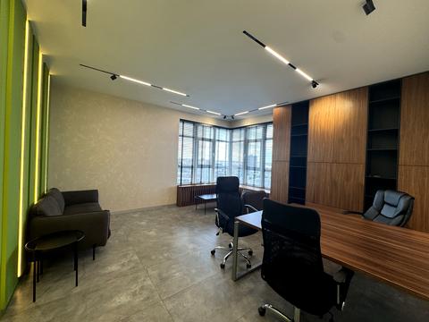 комерційна за адресою Кловський узвіз, 7a