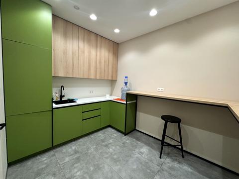 комерційна за адресою Кловський узвіз, 7a