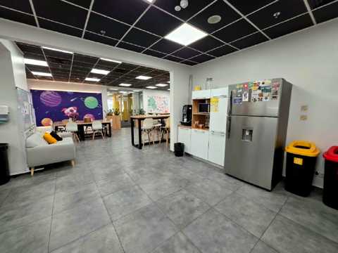 комерційна за адресою Жулянська вул., 75