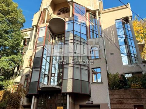 комерційна за адресою Дарвіна вул., 1