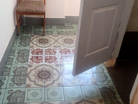 комерційна за адресою Келецька вул., 52