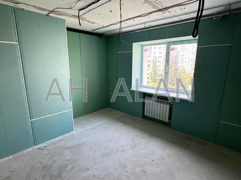 комерційна за адресою Голосіївська вул., 7