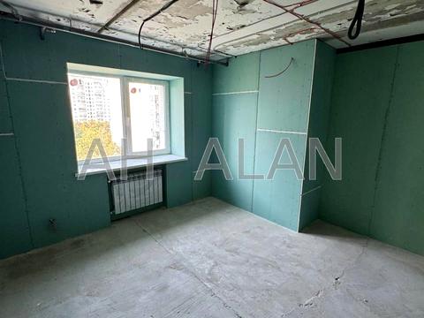 комерційна за адресою Голосіївська вул., 7