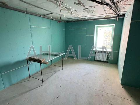 комерційна за адресою Голосіївська вул., 7