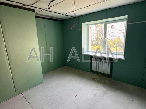 комерційна за адресою Голосіївська вул., 7