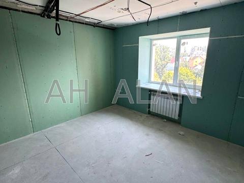 комерційна за адресою Голосіївська вул., 7