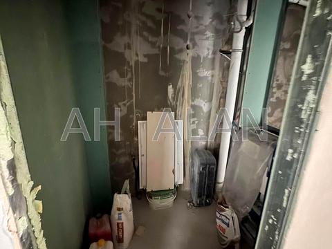 комерційна за адресою Голосіївська вул., 7