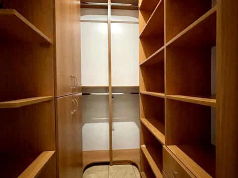 квартира по адресу Новочерчицкая ул., 27