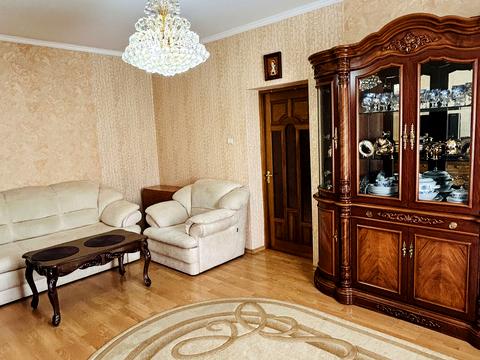 квартира за адресою Митрополита Андрея Шептицького вул., 33