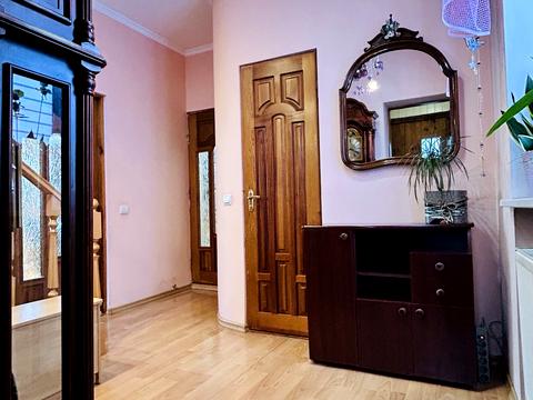 квартира за адресою Митрополита Андрея Шептицького вул., 33