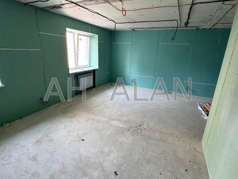 комерційна за адресою Голосіївська вул., 7