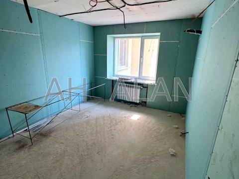 комерційна за адресою Голосіївська вул., 7
