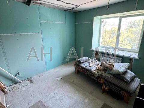 комерційна за адресою Голосіївська вул., 7