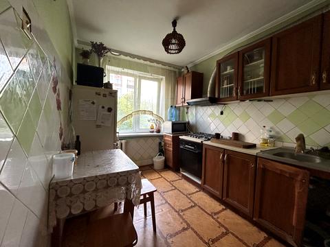 комната по адресу Андрея Первозванного ул. (Стахурського), 4